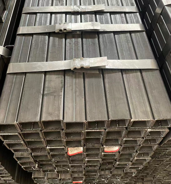 闵行工业用梯子 镀锌管焊接梯子 铁梯子方管梯